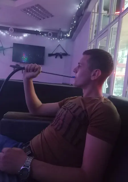 Владислав из Кропоткина, ищу на сайте знакомства на одну ночь