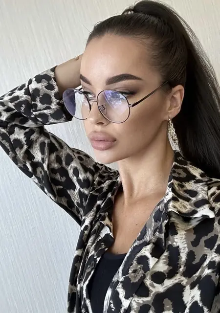 Диана из Воронежа, мне 32, познакомлюсь для вирта