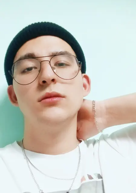 Вильдан из Стерлитамака, мне 19, познакомлюсь для вирта