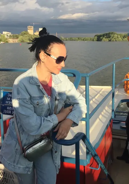 Юлия из Санкт-Петербурга, ищу на сайте открытые отношения