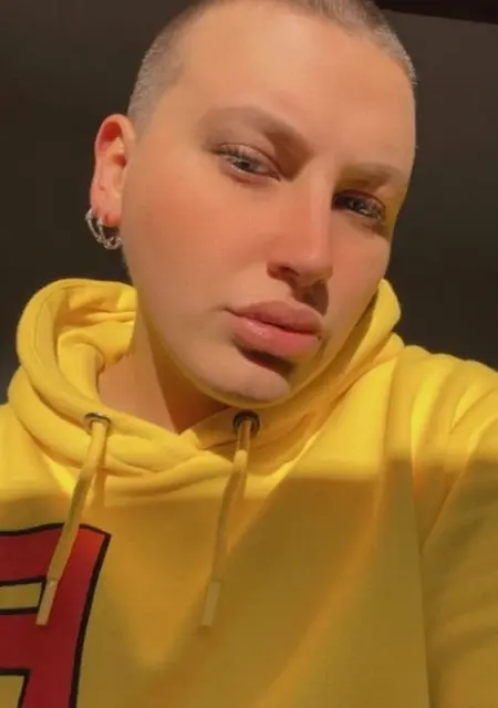 Я Adrien, 21, из Парижа, ищу знакомство