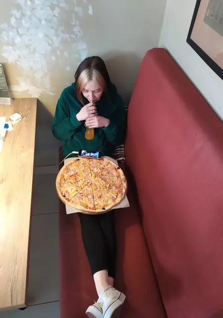 Алена из Великого Новгорода, мне 28, познакомлюсь для вирта