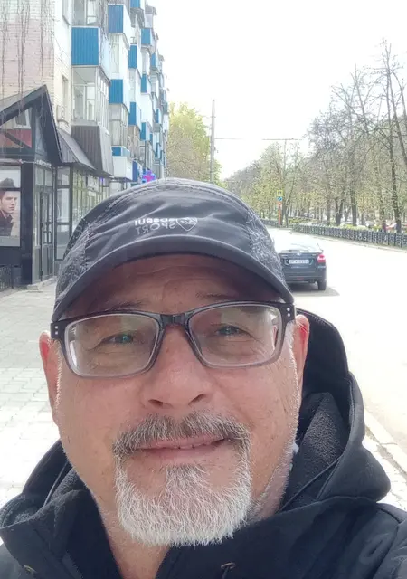 Надир из Уфы, мне 59, познакомлюсь для приятного времяпровождения