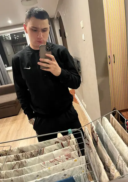 Я Денис, 20, из Екатеринбурга, ищу знакомство для общения