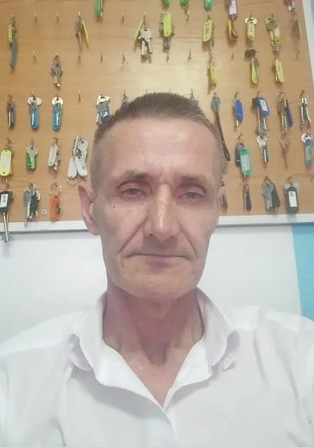 Я Евгений, 56, знакомлюсь без обязательств в Омске