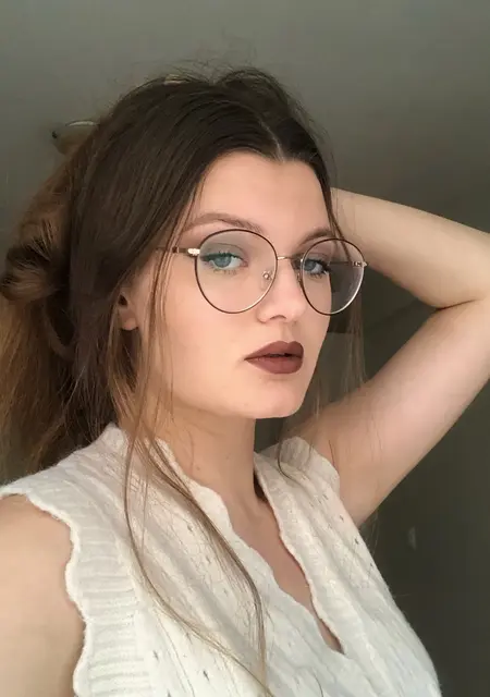 Я Елизавета, 20, из Ижевска, ищу знакомства на одну ночь