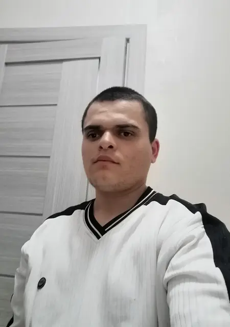 Руслан из Евпатории, мне 22, познакомлюсь для постоянных отношений