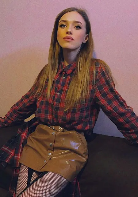 Я Арина, 30, из Рязани, ищу знакомства без обязательств