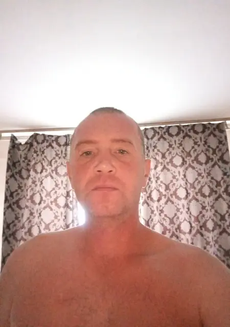 Я Женя, 44, знакомлюсь без обязательств в Новом Уренгое