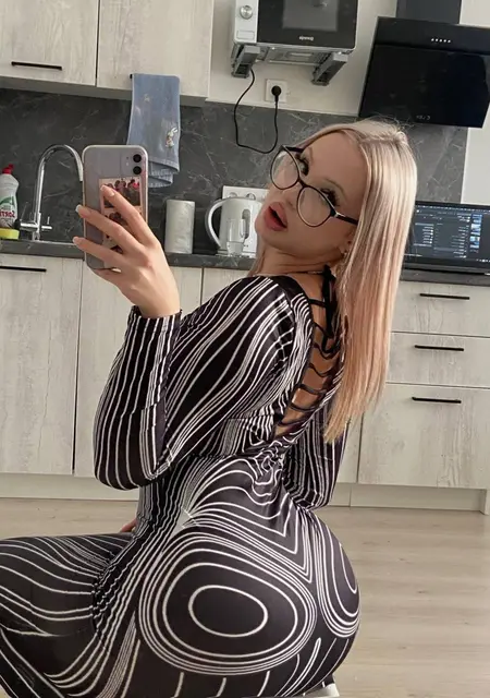 Я Арина, 25, знакомлюсь без обязательств в Твери
