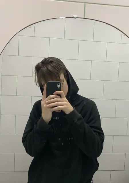 Я Андрей, 20, из Ульяновска, ищу знакомство для постоянных отношений