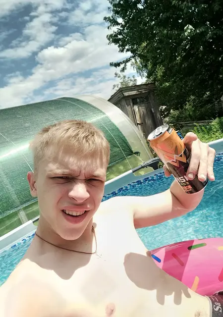 Роман из Волгограда, ищу на сайте знакомства на одну ночь