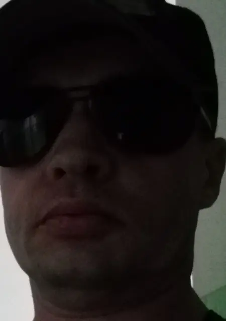 Я Олег, 50, из Калуги, ищу знакомство для приятного времяпровождения