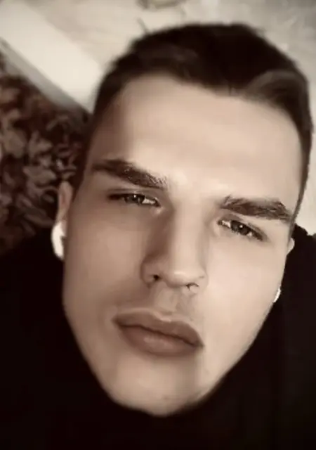 Данил из Крымска, ищу на сайте знакомства без обязательств