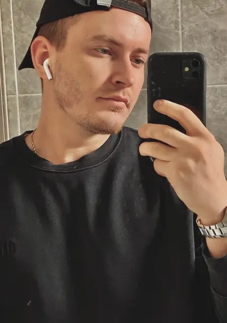 Евгений из Рязани, ищу на сайте знакомства без обязательств