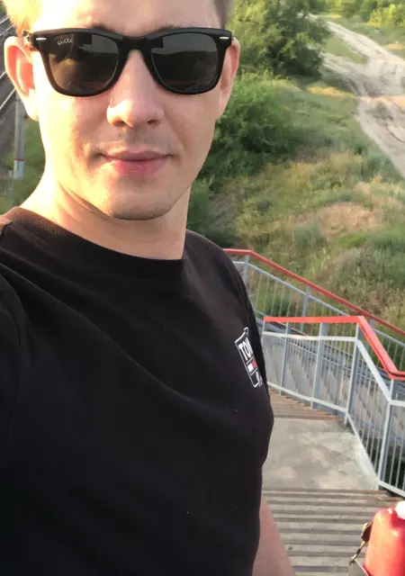 Александр из Воронежа, мне 36, познакомлюсь для приятного времяпровождения