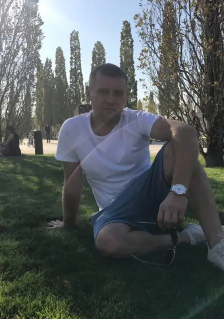 Сергей из Воронежа, мне 42, познакомлюсь для приятного времяпровождения