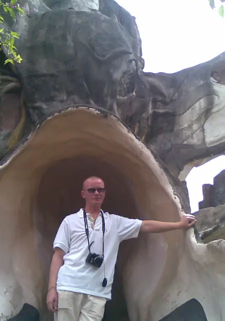 Я Олег, 50, из Калуги, ищу знакомства без обязательств