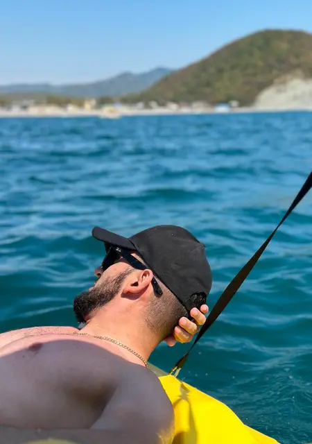 Алик из Чебоксар, мне 27, познакомлюсь на одну ночь