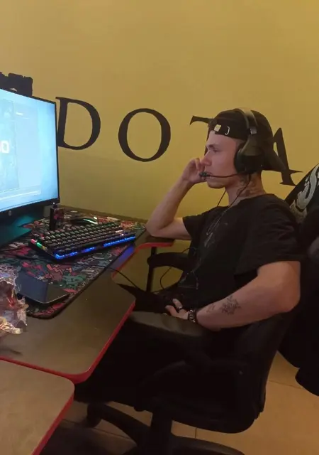 Владимир из Ейска, мне 23, познакомлюсь для дружбы