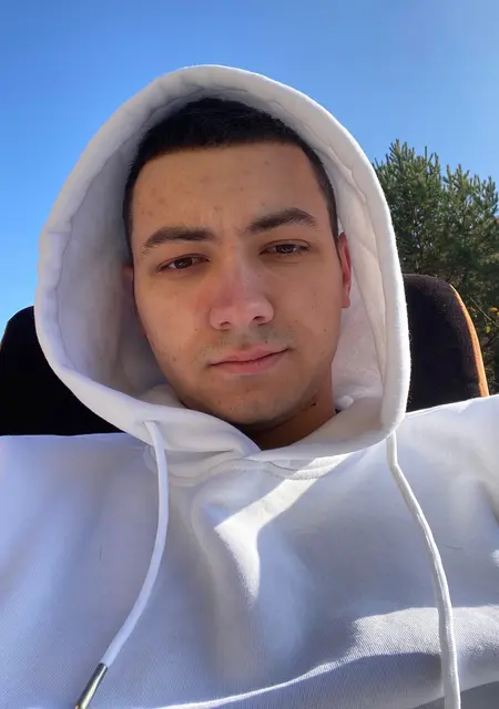 Дмитро из Черкесска, мне 23, познакомлюсь на одну ночь