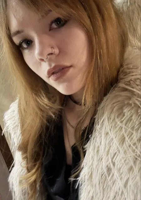 Я Вишня, 18, из Читы, ищу знакомство для приятного времяпровождения