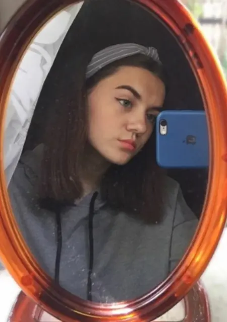 Я Лиза, 28, из Полонного, ищу знакомство для постоянных отношений