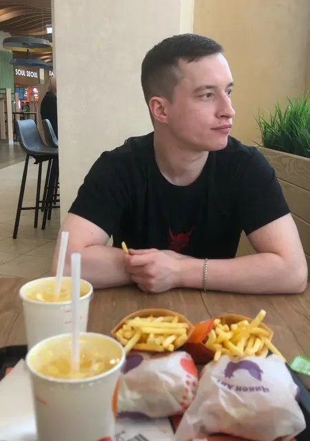 Никита из Подольска, мне 30, познакомлюсь на одну ночь