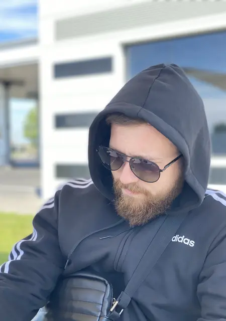 Я Илья, 30, из Николаева, ищу знакомство для приятного времяпровождения