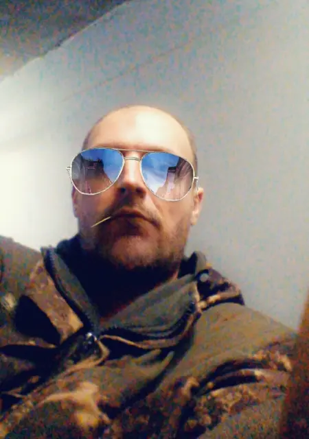 Тамерлан из Луги, мне 37, познакомлюсь для вирта