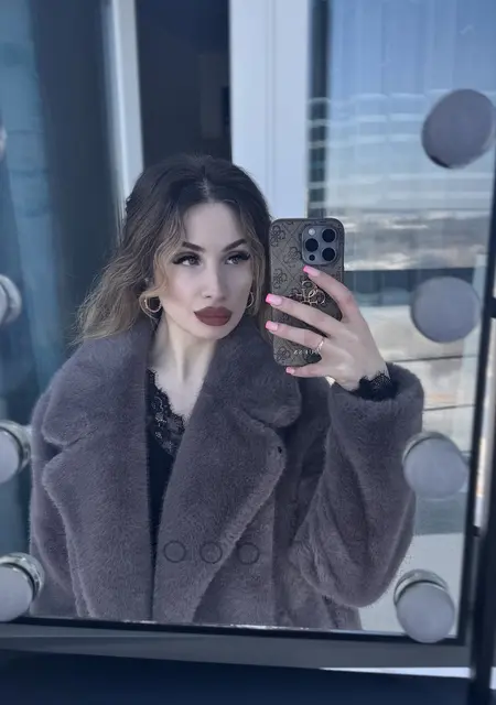 Я Виктория, 25, знакомлюсь для открытые отношения в Екатеринбурге