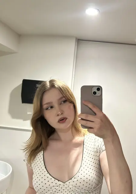 Я Анастасия, 19, знакомлюсь для открытые отношения в Москве