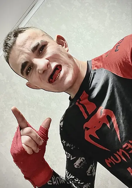 Валентин из Новосибирска, мне 20, познакомлюсь для дружбы