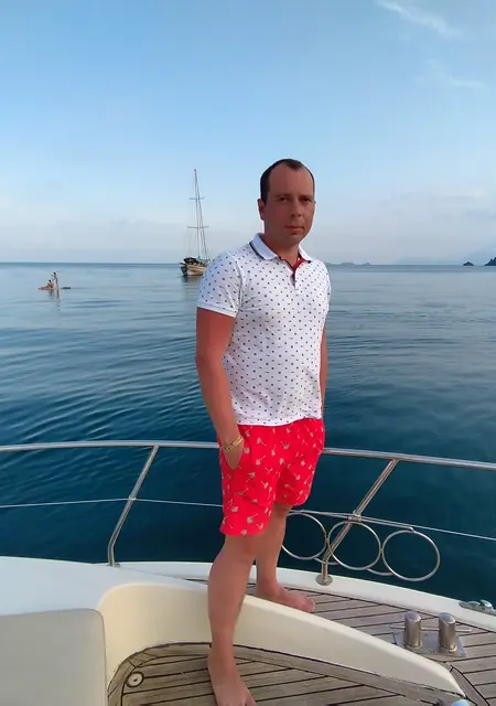 Я Максим, 36, из Геленджика, ищу знакомство для приятного времяпровождения