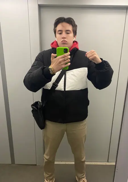 Я Антон, 21, из Йошкар-Олы, ищу знакомства на одну ночь