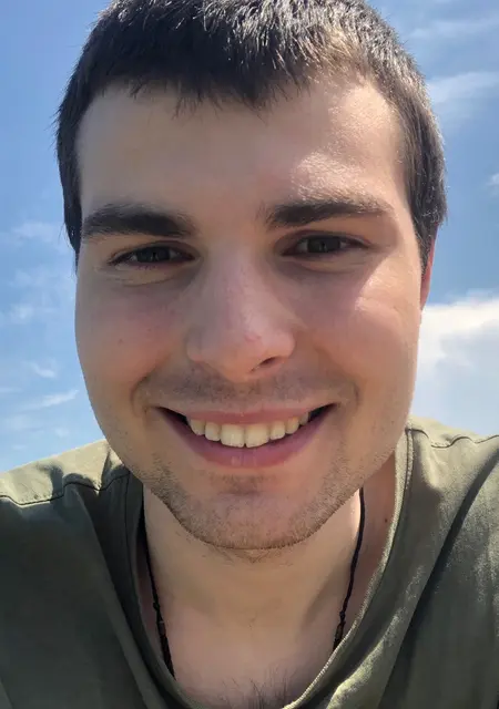 Даниил из Строителя, ищу на сайте открытые отношения