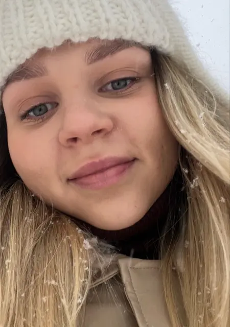 Я Полина, 21, из Перми, ищу знакомства без обязательств