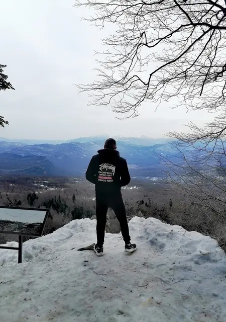 Виталий из Геленджика, мне 22, познакомлюсь для общения