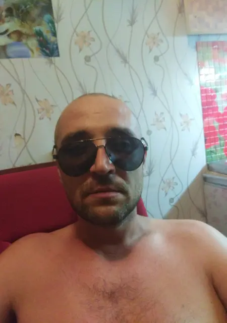Юрий из Мегиона, ищу на сайте знакомства на одну ночь