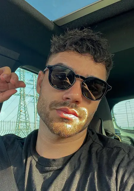 Артур из Москвы, ищу на сайте знакомства на одну ночь