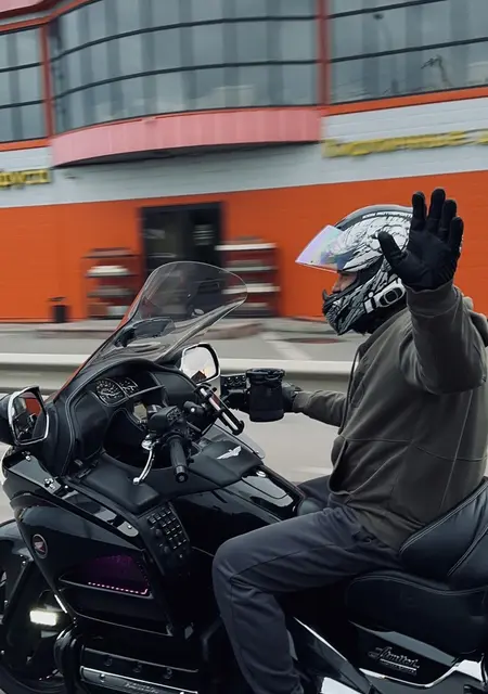 Maksim из Санкт-Петербурга, ищу на сайте знакомства без обязательств