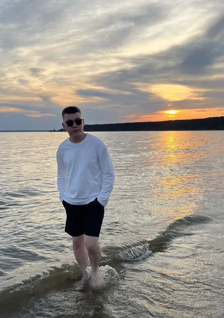 Талгат из Новосибирска, мне 21, познакомлюсь для открытые отношения