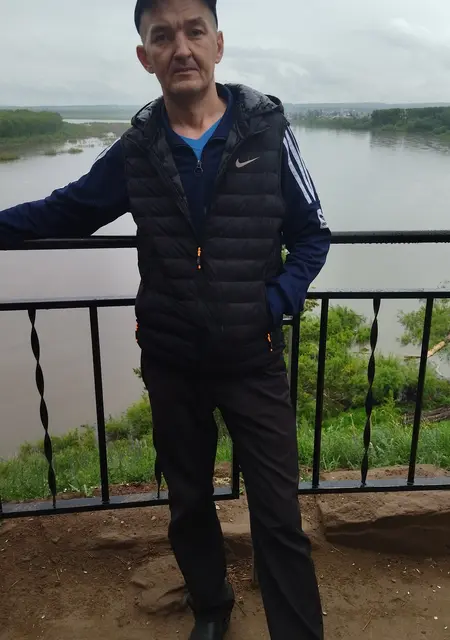 Ильдар из Бакалов, ищу на сайте знакомства без обязательств