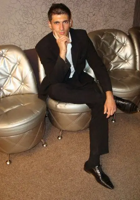 Я Александр, 37, знакомлюсь для постоянных отношений в Пскове