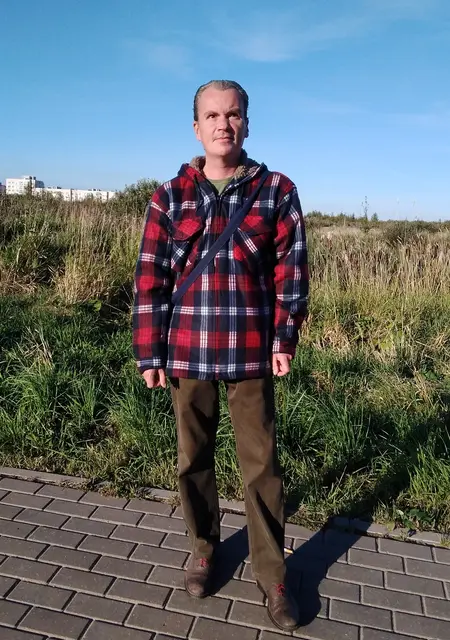 Я Илья, 45, знакомлюсь для постоянных отношений в Великом Новгороде