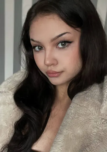 Daria из Санкт-Петербурга, мне 18, познакомлюсь для вирта