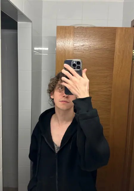 Виталий из Нефтеюганска, ищу на сайте знакомства на одну ночь