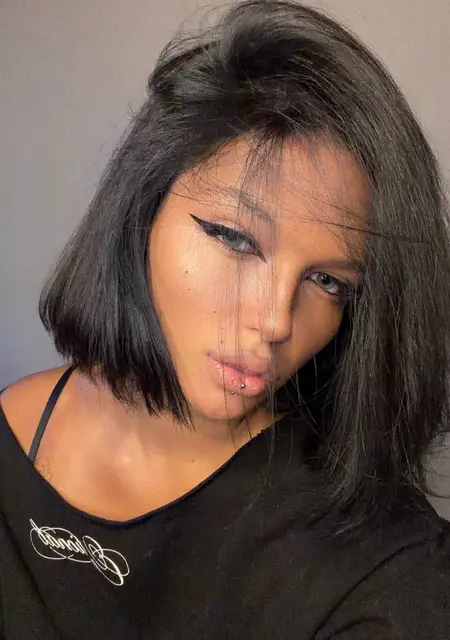Я Люляна, 21, из Новосибирска, ищу знакомство для дружбы