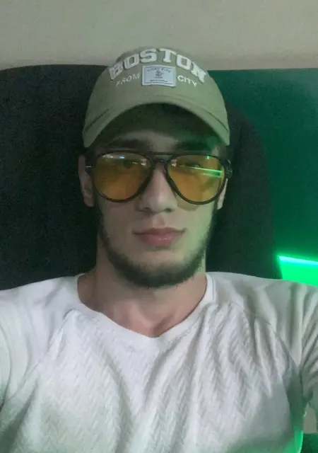 Я Артем, 30, из Махачкалы, ищу знакомство для дружбы