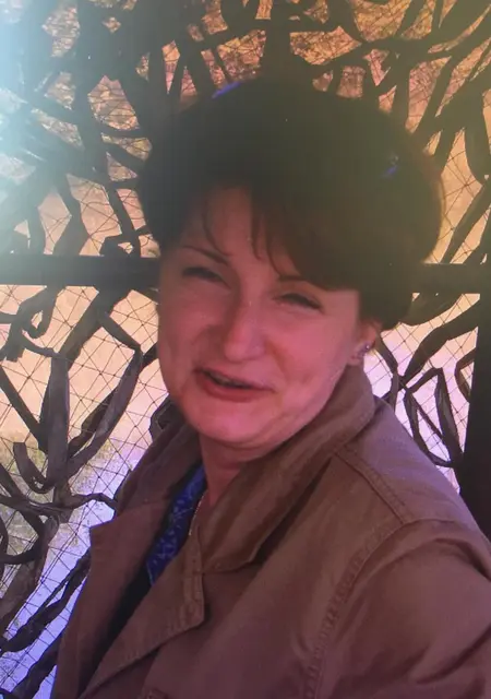 Стелла из Владикавказа, мне 50, познакомлюсь для общения